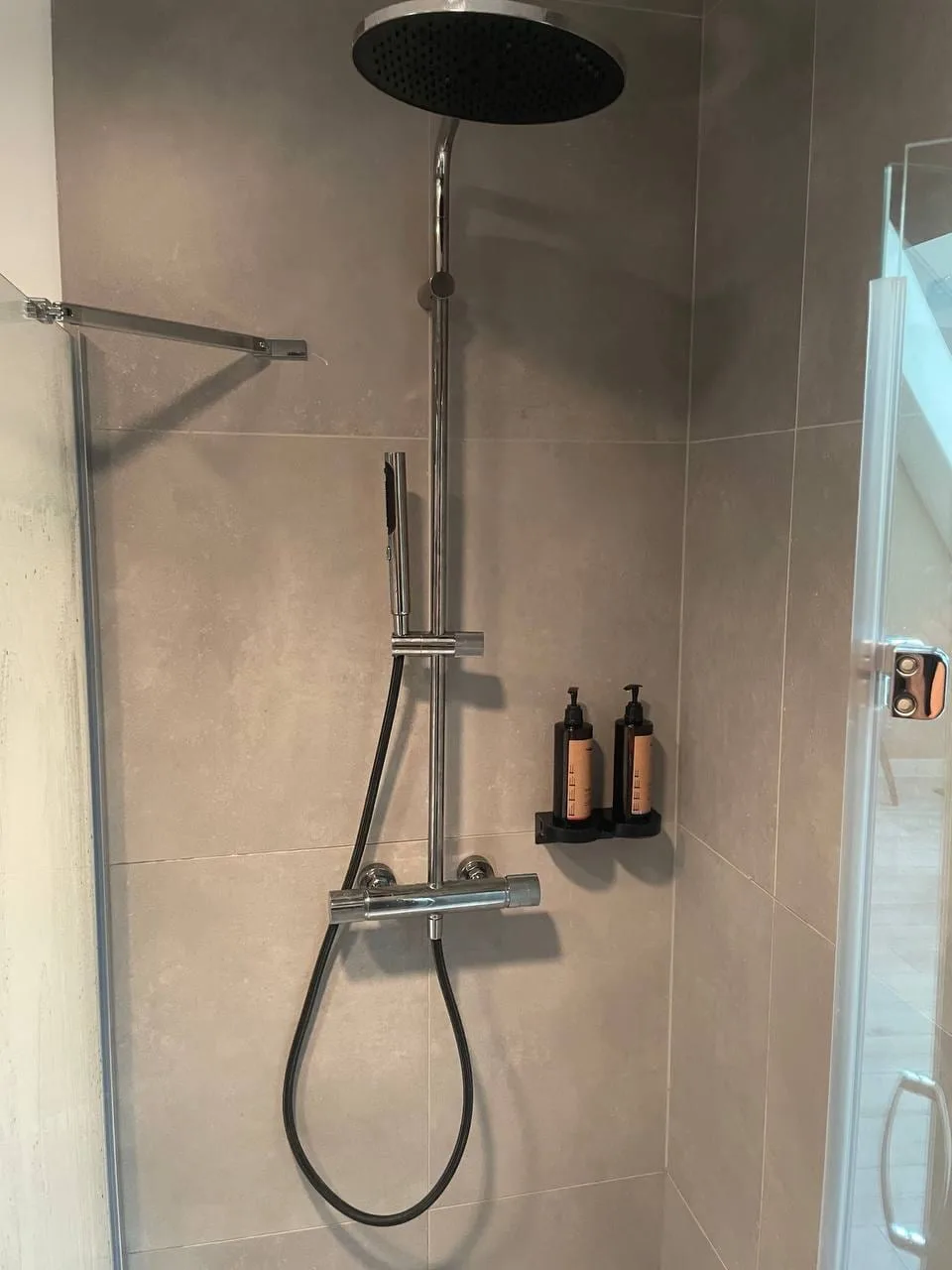 Prysznic walk-in z baterią termostatyczną — DobryHydraulik Gdańsk